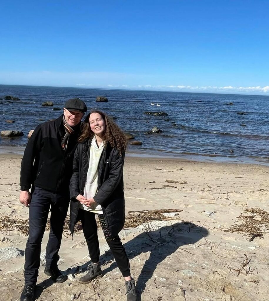 Andrus Raissar and daughter Keidi on the Baltic beach – inspiration for natural travel skincare and hemp seed oil products